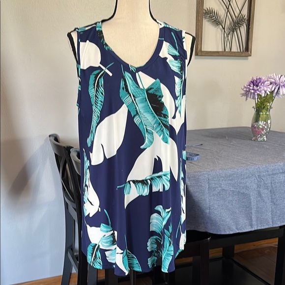 Wneedu Women’s XL Floral Lightweight Tank Top - Picture 1 of 6